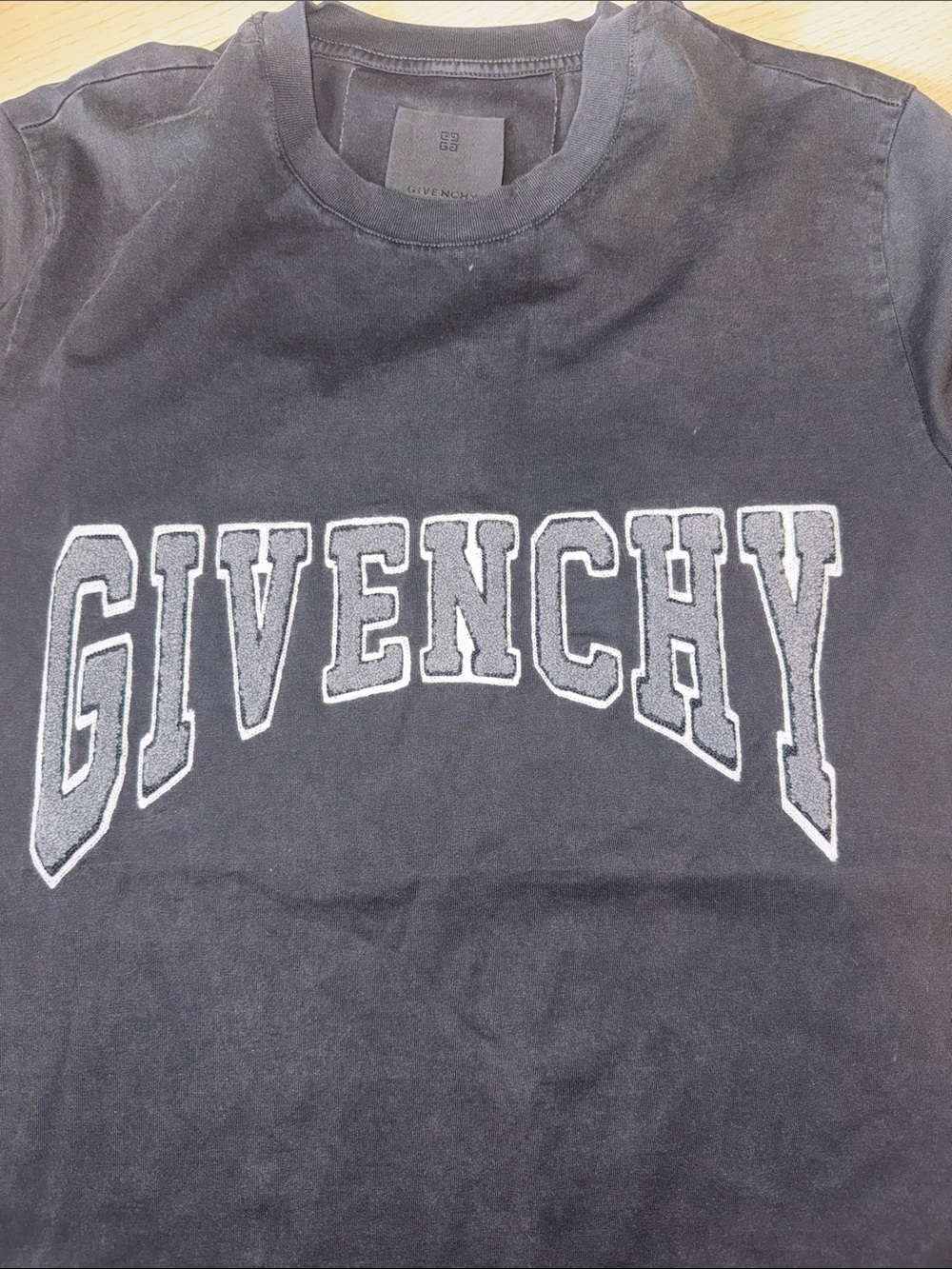 Givenchy tee - Picture 2 of 3